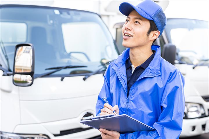 《太田市》週払いOK・4ｔ車でのお菓子のセンター間配送ドライバー！（週3日勤務・短時間9:00～17:00）