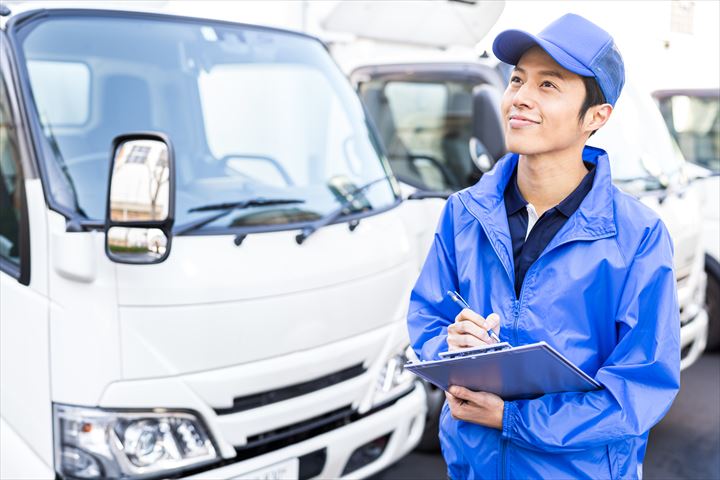 《千葉市稲毛区》週払いOK・3ｔ車でのコンビニへのチルド商品の配送ドライバー！（Web面接OK・週休2日）