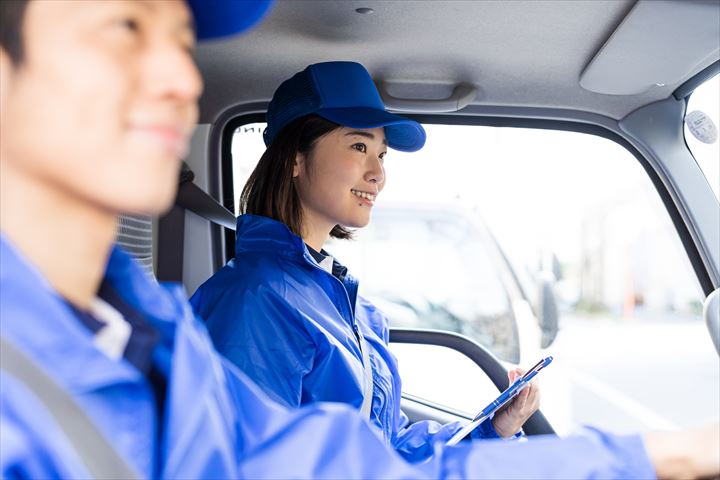 《さいたま市岩槻区》週払いOK・2～3ｔ車での学校への牛乳配送ドライバー！（Web面接OK・土日祝休み）