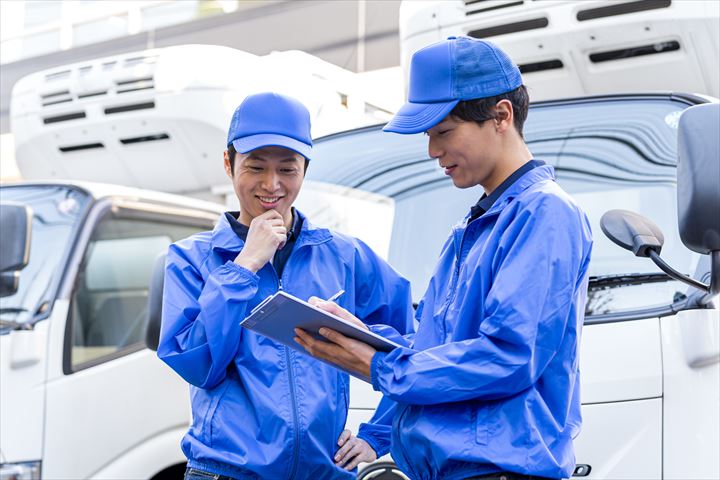《久世郡久御山町》週払いOK・4ｔ車での食品のセンター間配送ドライバー！（短時間15:00～19:00・シニア活躍）