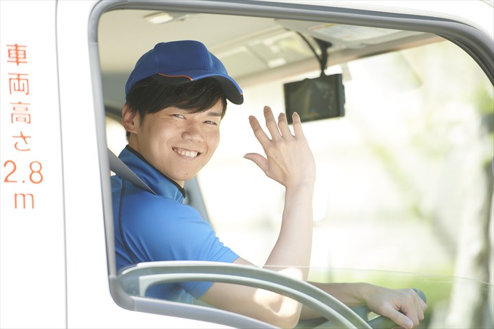 《船橋市》週払いOK・3ｔ車でのスーパーへのチルド品の配送ドライバー！（Web面接OK・週3日～相談可）