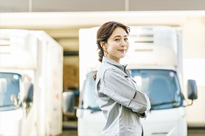 《川崎市高津区》週払いOK・3ｔ車でのチルドや米飯品コンビニ配送ドライバー！（Web面接OK・高収入）