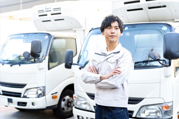 《北名古屋市》週払いOK・大型車での工場への食品配送ドライバー！（週休2日・大型未経験も相談可）