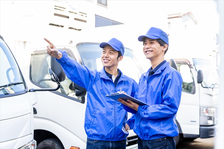 《三郷市》週払いOK・4ｔ車でのスーパーへのドライ品の配送ドライバー！（Web面接OK・高収入）