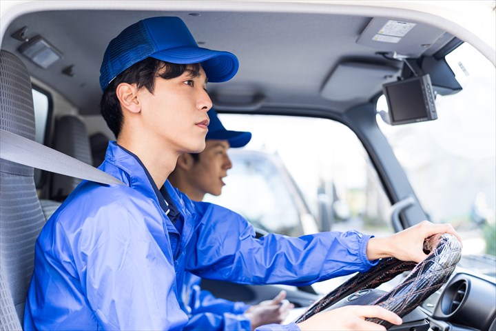 《安八郡輪之内町》週払いOK・3ｔロング車でのコンビニ商品の配送ドライバー！（残業ほぼなし・週4日）