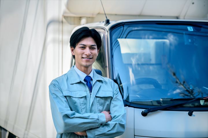 《神戸市西区》週払いOK・2ｔ車での企業向け一般貨物の集配ドライバー！（Web面接OK・土日祝休み）