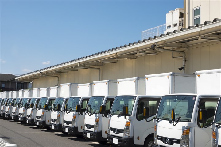《江戸川区》週払いOK・1.5ｔ車での学校や保育園への給食用食材などの配送ドライバー！（Web面接OK・土日祝休み）