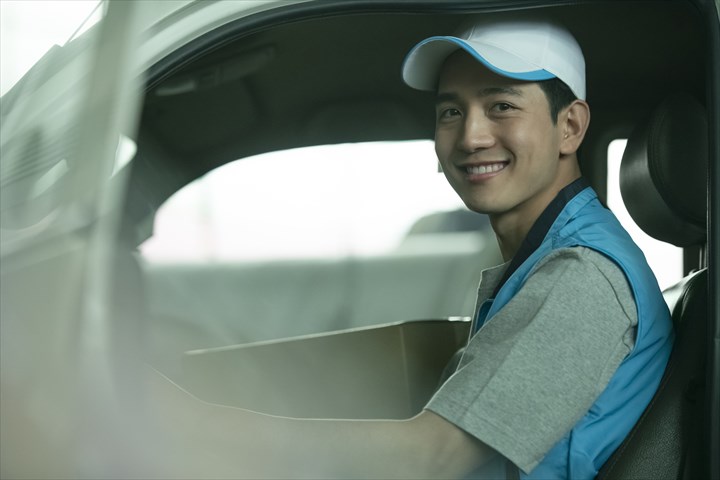 《墨田区》週払いOK・2ｔ～3ｔ車での企業向け段ボールの回収ドライバー！（Web面接OK・土日休み）