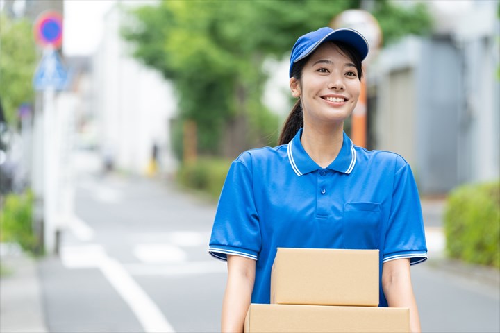 《新宿区》週払いOK・電動自転車での企業への書類や衣類等の集配業務！（高時給・土日祝休み）