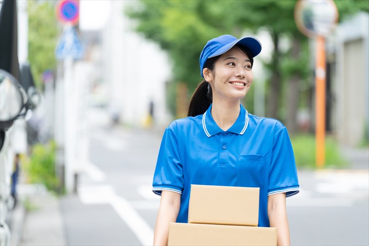 《座間市》週払いOK・3.5ｔ車での自動車部品のセンター間配送ドライバー！（1ヶ月間のみ短期・土日休み）