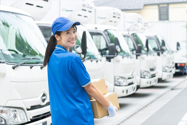 《神戸市西区》週払いOK・2ｔ車での工場等への三温帯食品配送ドライバー！（Web面接OK・週休2日）