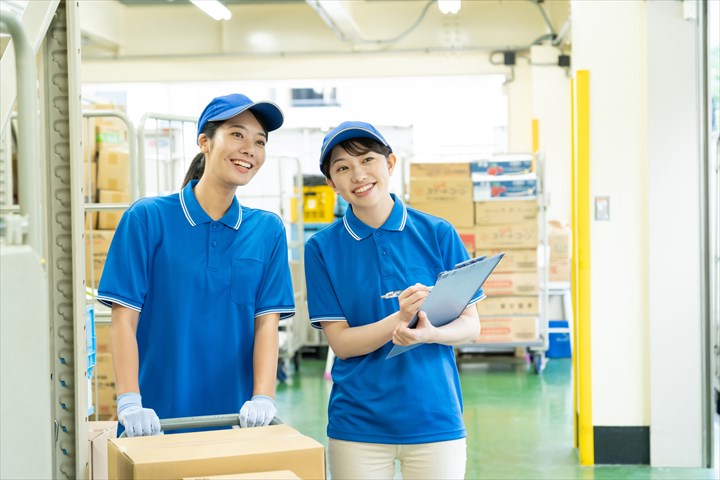 《千葉市稲毛区》週払いOK・4ｔ車でのスーパーへの冷凍食品の配送ドライバー！（Web面接OK・高時給）