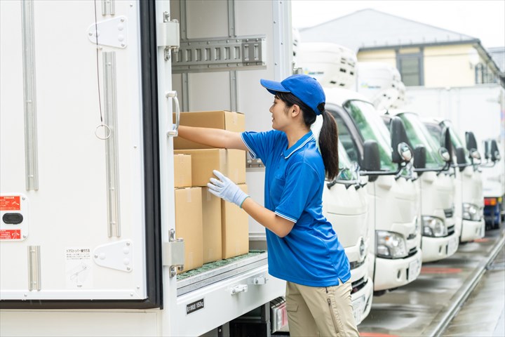 《川崎市宮前区》週払いOK・2ｔ車での業務用食材の配送ドライバー！（Web面接OK・高時給）