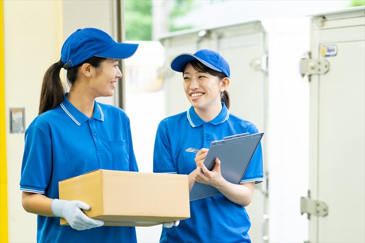 《葛飾区》週払いOK・2ｔ車での駅ビルへの水産加工品の配送ドライバー！（11月末迄の短期・高時給）