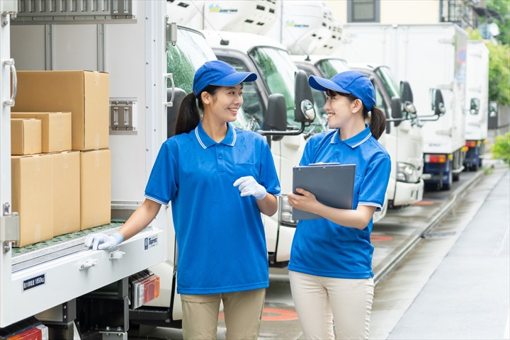 《武蔵村山市》週払いOK・コンビニへの米飯商品の配送助手スタッフ！（週休2日・短時間19:00～0:30）