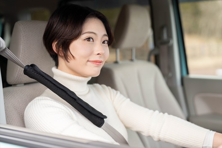 《千葉市美浜区》週払いOK・普通車での英会話教室利用生徒の送迎ドライバー！（Web面接OK・短時間13:30～20:00）