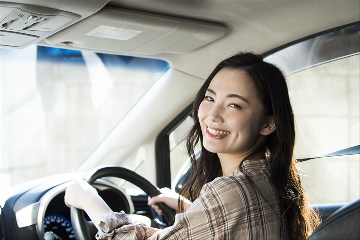 《渋谷区》週払いOK・普通車でのペットのペットケア複合施設と個人宅間の送迎ドライバー！（Web面接OK・週休2日）