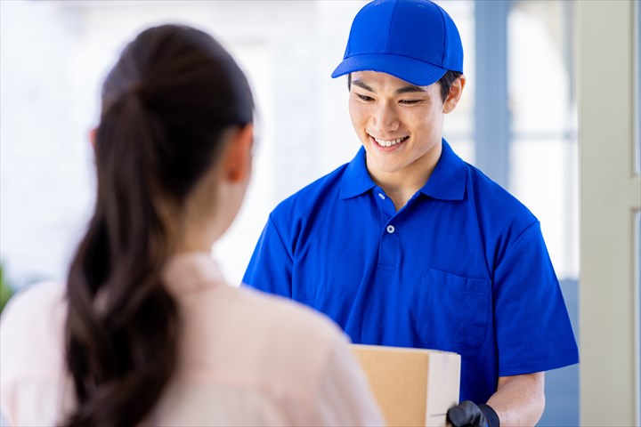 《墨田区》週払いOK・2ｔ車での印刷物の配送ドライバー！（Web面接OK・高時給）