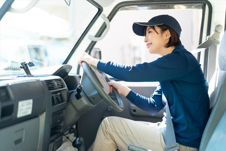 《文京区》週払いOK・普通車での英会話教室利用者の送迎ドライバー！（土日祝休み・高時給）