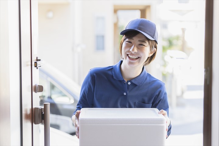 《足立区》週払いOK・1.5ｔ車での個人宅への食品や雑貨などの配送ドライバー！（Web面接OK・超高時給）