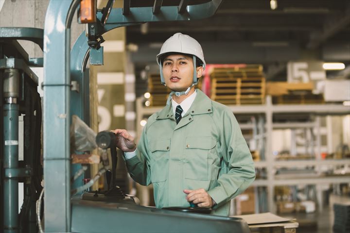 《墨田区》週払いOK・フォークリフトを使用した一般貨物の入出庫作業スタッフ！（高収入・週3～相談可）