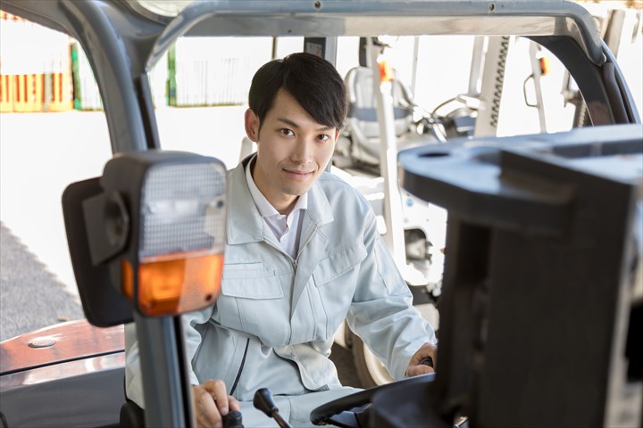 《川崎市川崎区》週払いOK・カウンターフォークでの飲料の入出庫作業スタッフ！（Web面接OK・高時給）