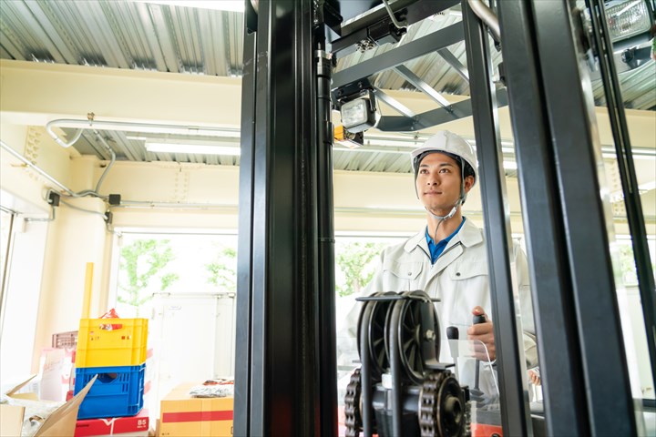 《焼津市》週払いOK・リーチフォークでの食品の荷受け作業スタッフ！（高時給・Wワーク歓迎）