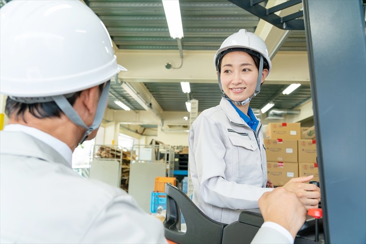 《八王子市》週払いOK・カウンターフォークを使用した乳製品の移動スタッフ！（Web面接OK・週休2日）