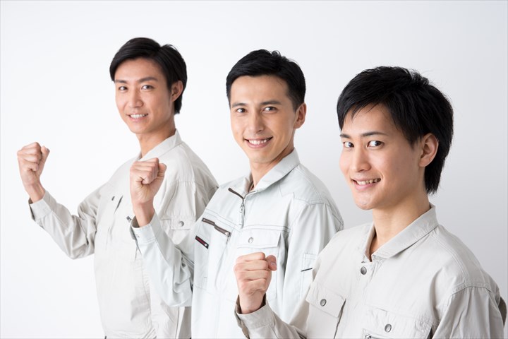 《川口市》週払いOK・倉庫内での3温帯食材のピッキングや格納作業スタッフ！（Web面接OK・業務延長ほぼ無し）