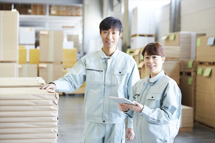 《比企郡川島町》週払いOK・倉庫内での冷凍食品の入出庫作業スタッフ！（未経験歓迎・時間外勤務ほぼ無し）