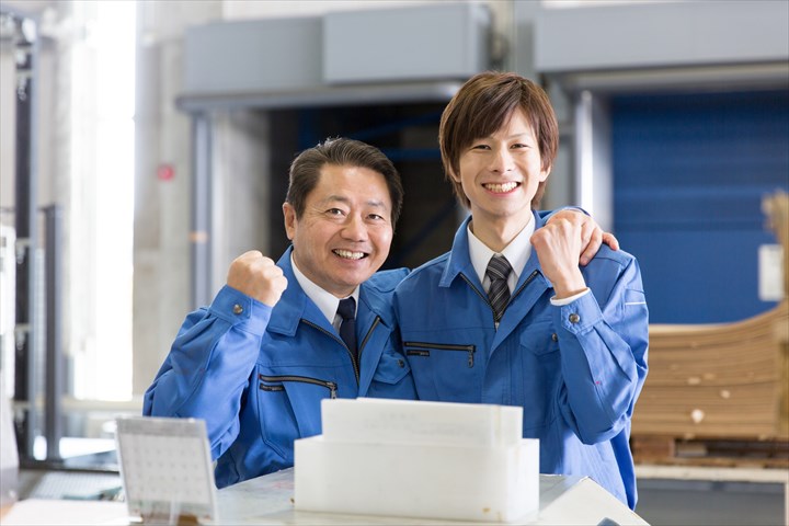 《目黒区》週払いOK・印刷機の操作スタッフ！（Web面接OK・超高時給）