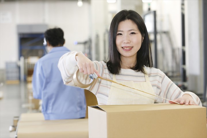 《愛西市》週払いOK・工場内での製造ラインの監視や備品の補充作業スタッフ！（Web面接OK・土日休み）