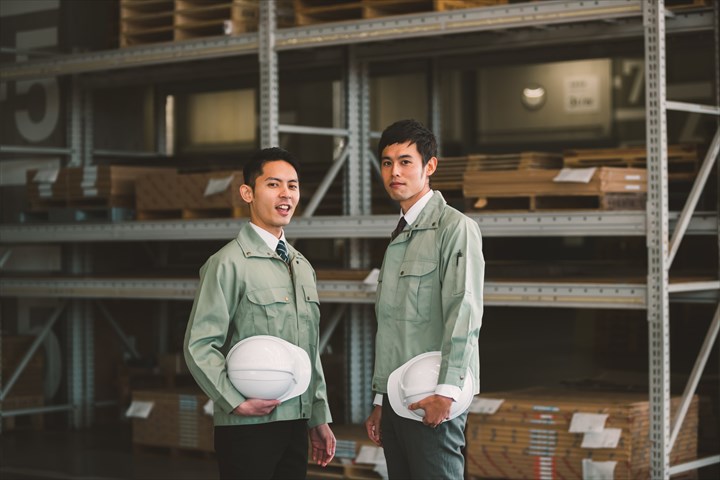 《あま市》週払いOK・倉庫内での建築資材のピッキング作業スタッフ！（土日休み・高時給）