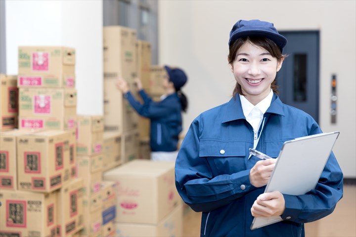 《焼津市》週払いOK・冷蔵庫内での食品仕分け作業スタッフ！（Web面接OK・高時給）