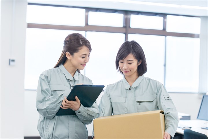 《和泉市》週払いOK・店舗へのアパレル商品の納品作業スタッフ！（Web面接OK・WワークOK）