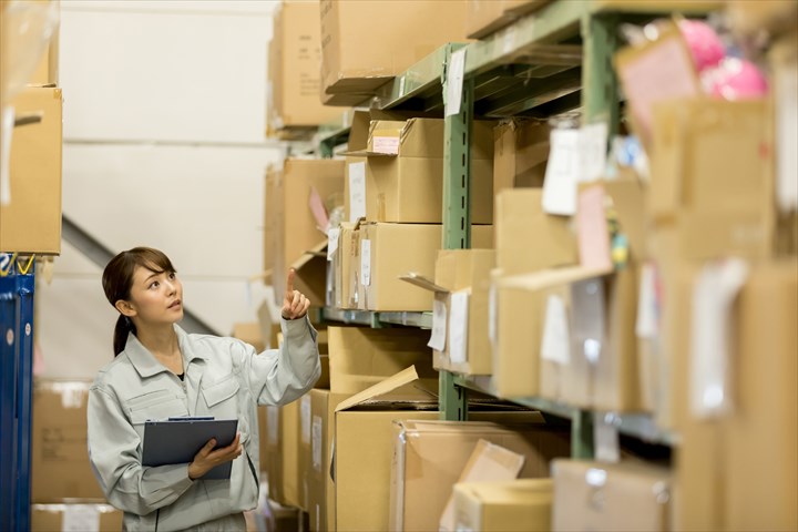 《横浜市金沢区》週払いOK・一般貨物の仕分け作業スタッフ！（未経験歓迎・土日祝休み）