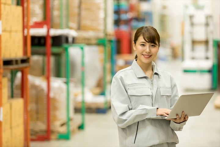 《東大和市》週払いOK・冷蔵倉庫内での飲食物のピッキング作業スタッフ！（Web面接OK・駅近）