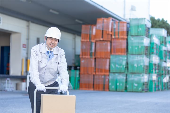 《邑楽郡千代田町》週払いOK・構内でのタイヤの整理作業スタッフ！（週休2日・日勤）