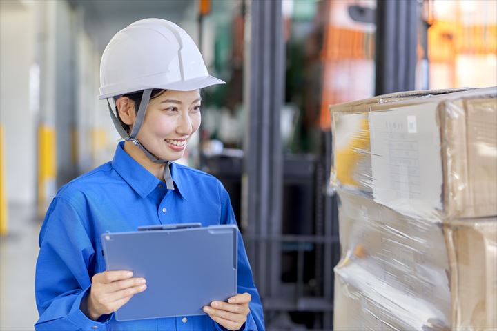 《さいたま市岩槻区》週払いOK・リーチフォークでの冷凍食品の入出庫作業スタッフ！（Web面接OK・週休2日）