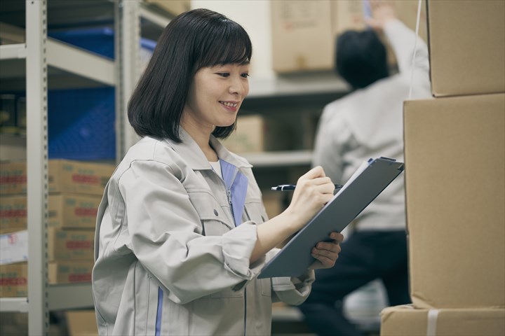 《加古川市》週払いOK・倉庫内での一般貨物の仕分け作業スタッフ！（Web面接OK・土日祝休み）