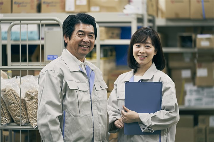 《久留米市》週払いOK・倉庫内での飲料のピッキングや仕分け作業スタッフ！（未経験OK・日勤）