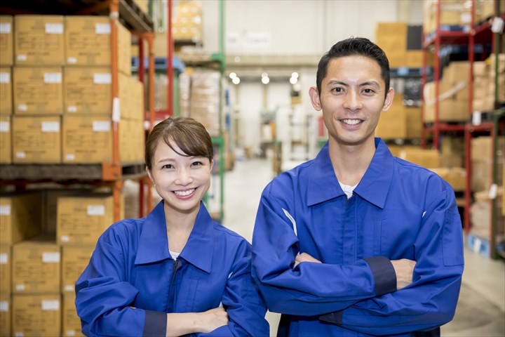 《品川区》週払いOK・トラックへの荷物の積み込み作業スタッフ！（未経験歓迎・高時給）