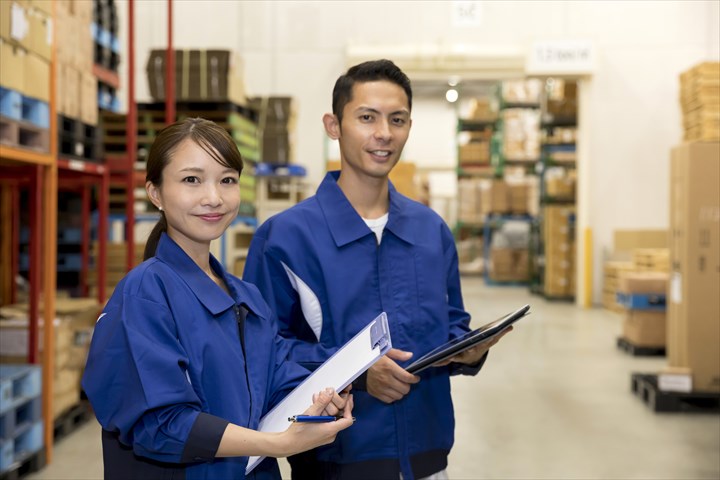 《春日井市》週払いOK・センター内での産業廃棄物の仕分け作業スタッフ！（Web面接OK・土日祝休み）