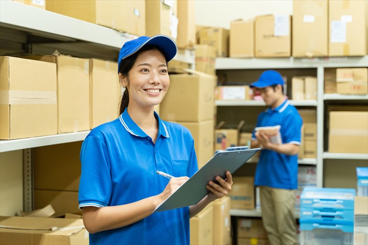 《神戸市西区》週払いOK・倉庫内での三温帯食品の仕分け作業スタッフ！（未経験歓迎・週休2日）
