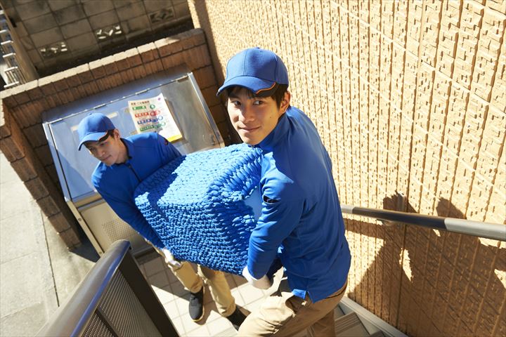 《厚木市》週払いOK・家具家電の配送助手スタッフ！（高収入・4月末迄の短期）