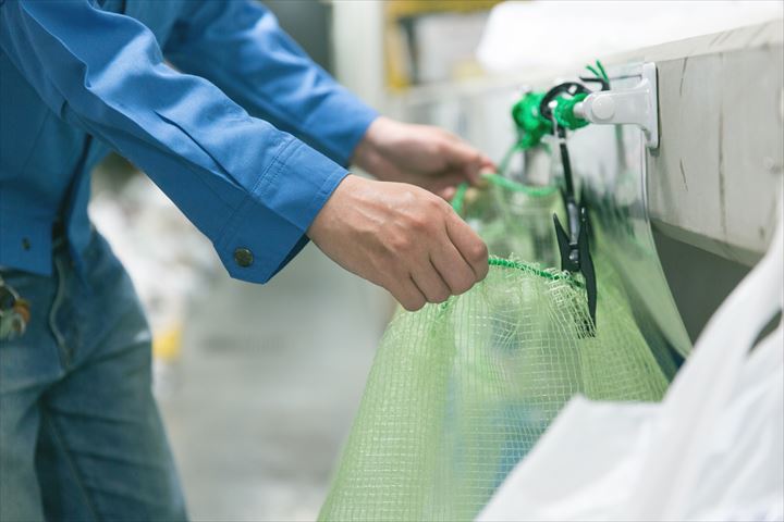 《中野区》週払いOK・一般家庭ごみの回収助手スタッフ！（Web面接OK・業務延長ほぼ無し）