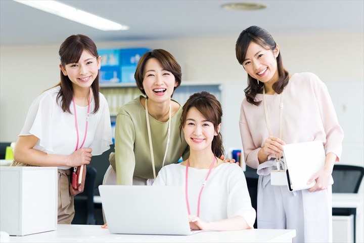 《吉川市》週払いOK・運送会社での事務スタッフ！（Web面接OK・土日休み）