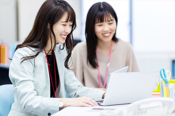 《墨田区》週払いOK・運送会社での事務及び仕分け作業スタッフ！（未経験歓迎・高時給）