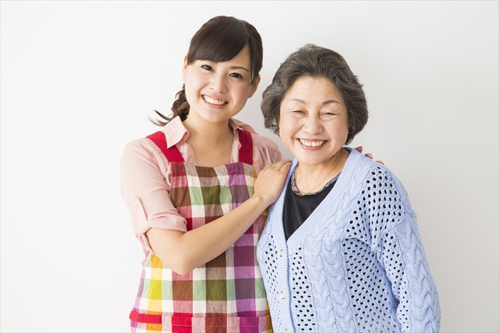 《川口市》週払いOK・普通車での施設利用者の送迎業務及び介護スタッフ！（高時給・週休2日）