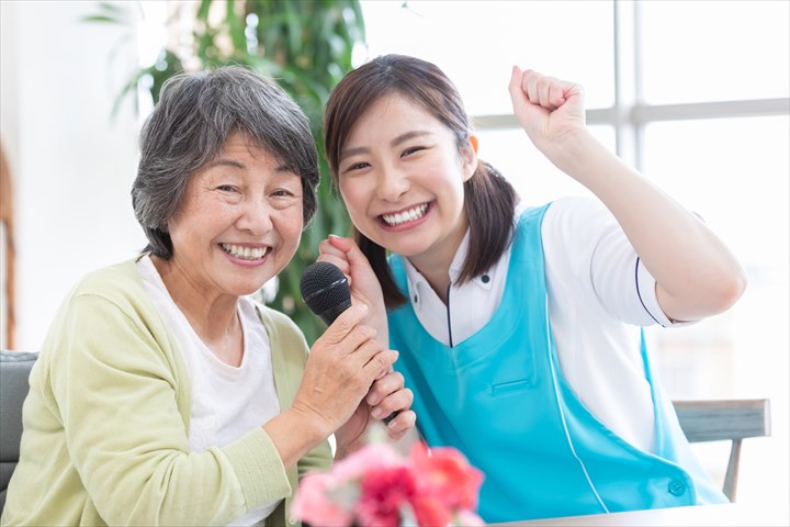 《八王子市》週払いOK・ユニット型特別養護老人ホームでの介護スタッフ！（週4～5・日勤）